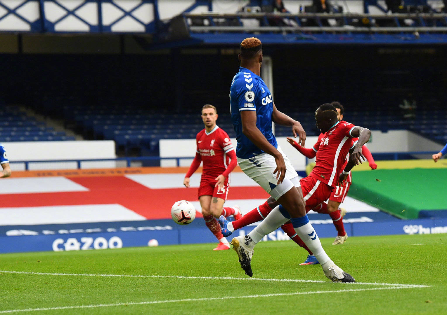 给予对手足 给予对手足